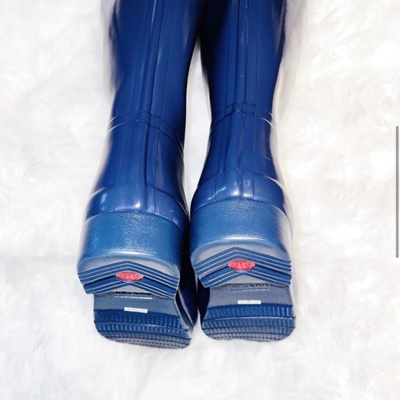 Hunter
TALL NAVY GLOSS BOOTS SIZE 8 - Picture 7 of 12